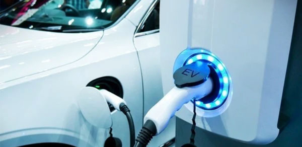 艾利·丹尼森推出了新能源汽车动力电池材料解决方案